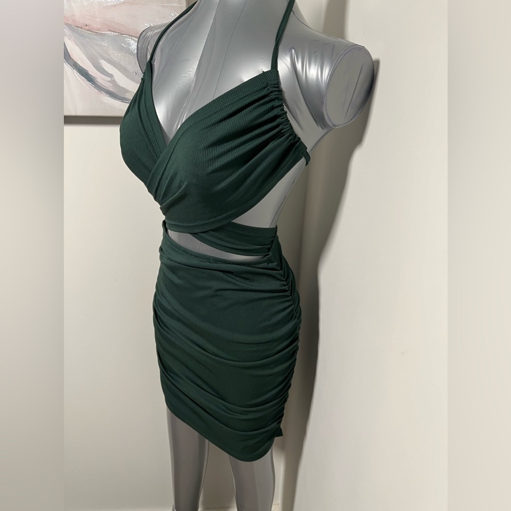 MINI DRESS WITH BACK OUT